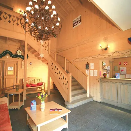 Spacious Alpine For 10 Chalet