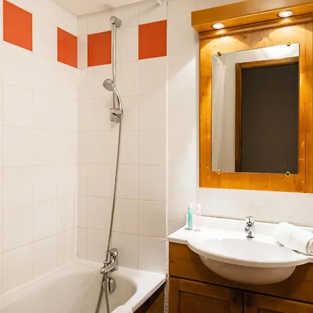 Chalet Spacious Alpine For 10 Samoëns